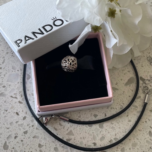 PANDORA "Openwork Butterfly Garden" Charm - Picture 11 of 14